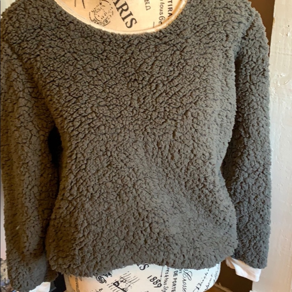 Gray fleece size large